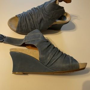 Blue suede open toe shoes from Earthies, EUC size 7.5